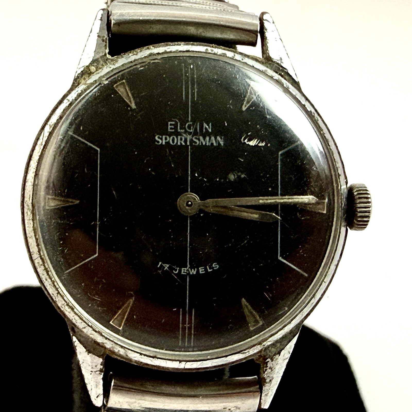 Elgin Sportsman 17 Jewels Black Dial. Wrist Watch RUNS