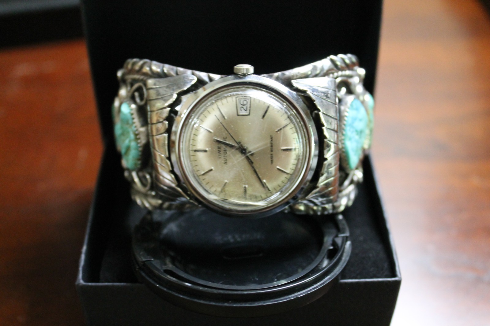 Silver & Turquoise Men’s Bracelet style Watch.