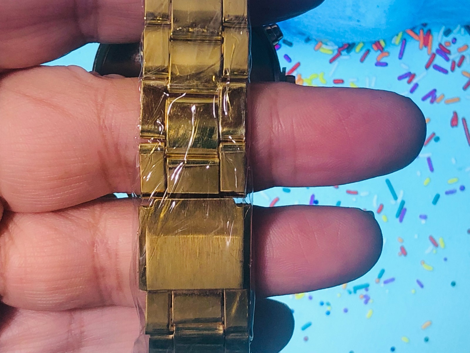 Men’s Watch – Geneva – Gold Face Casing & Band Numerical Second Hand Quartz -NEW