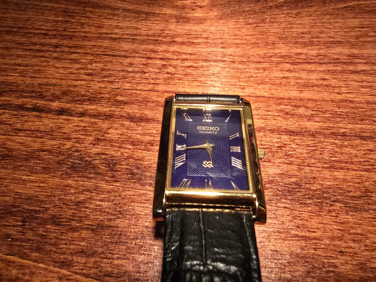 Seiko slim quartz classic blue face gentlemen’s classic watch