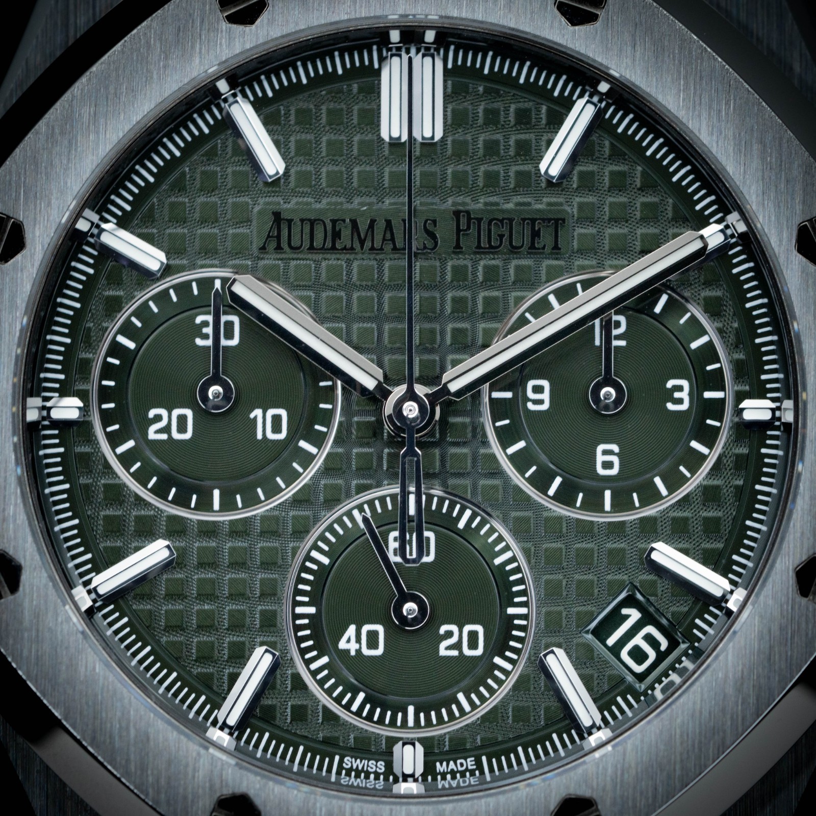 Audemars Piguet Royal Oak Chronograph 41mm Green Mint Condition Full Set 26240ST