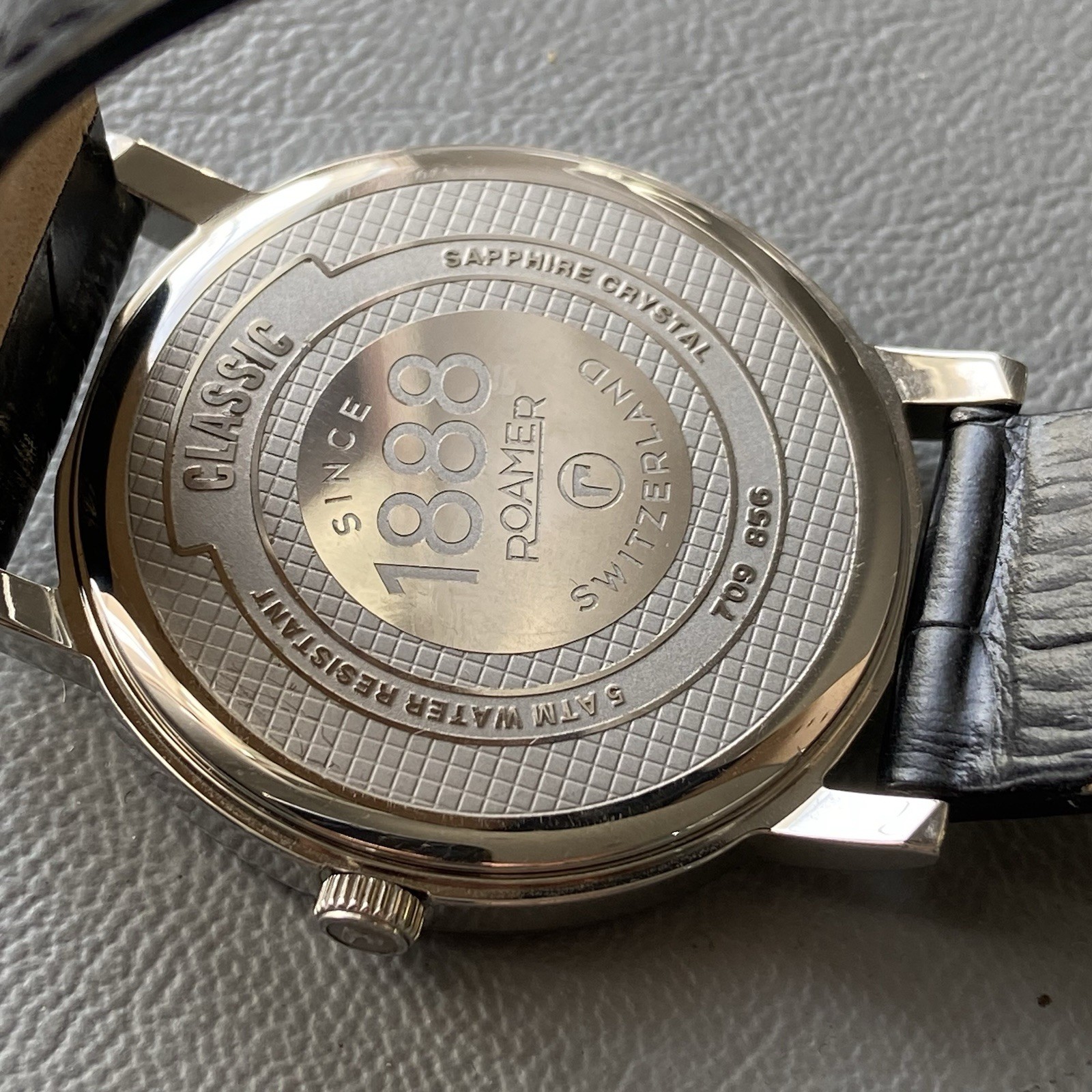 Mens Genuine Roamer Classic Swiss designer watch Sapphire date 709856 Ex-display