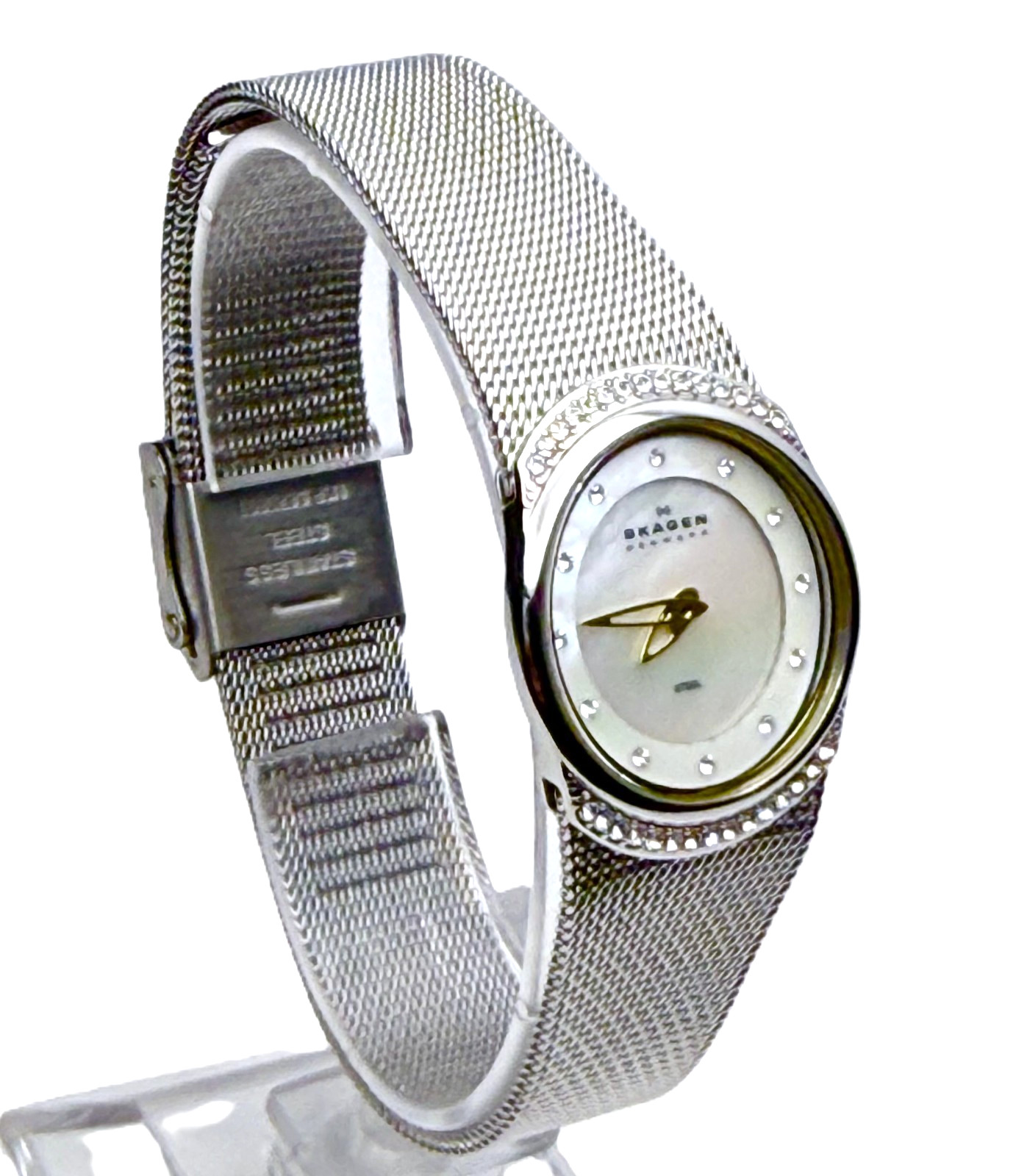 SKAGEN STEEL 686XSGSC MOP DIAL SILVER & GOLDTONE ACCENTS MESH BAND LADIES WATCH