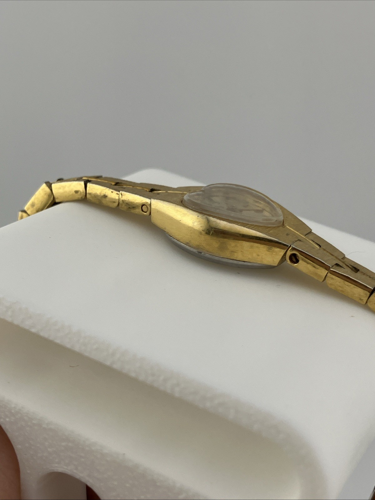 Vtg Armitron Ladies 16mm Dainty Watch Gold Tone Heart Dial 6″ 25/5048 -RUNS