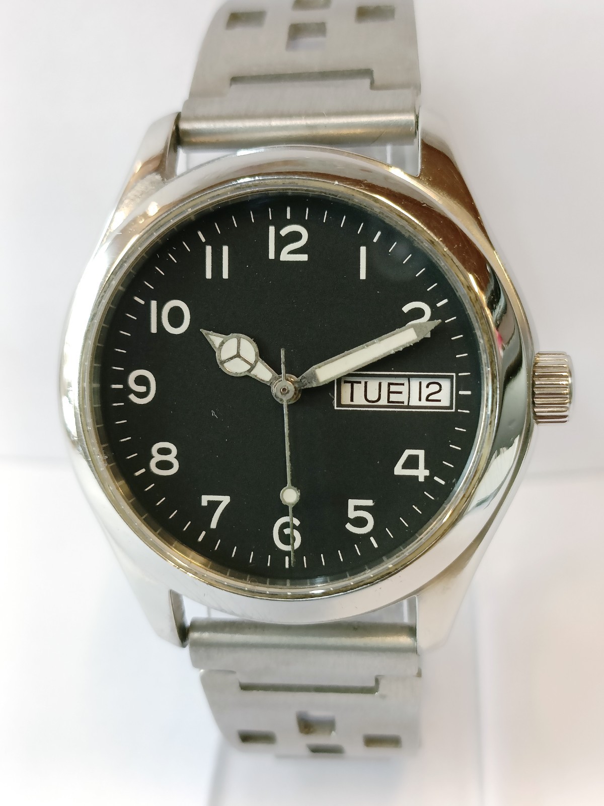 ETTA SWISS AUTOMATIC 25 JEWELS BLACK DIAL MEN’S WORKING CONDITION WRISTWATCH
