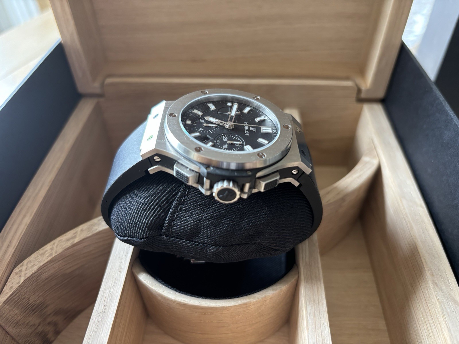BRAND NEW unworn Hublot Big Bang 44mm Chronograph. Includes Hublot 5+5 warranty