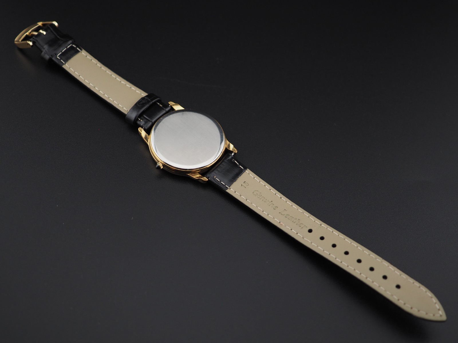 Vintage 1988 Seiko Dolce 5S21-8A00 White Sweep Second Quartz Mens Watch JAPAN