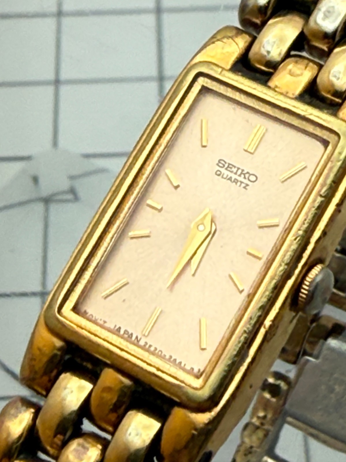Vintage Seiko 2E20-6951 14mm Gold-Tone Rectangular Tank Quartz Panther Watch