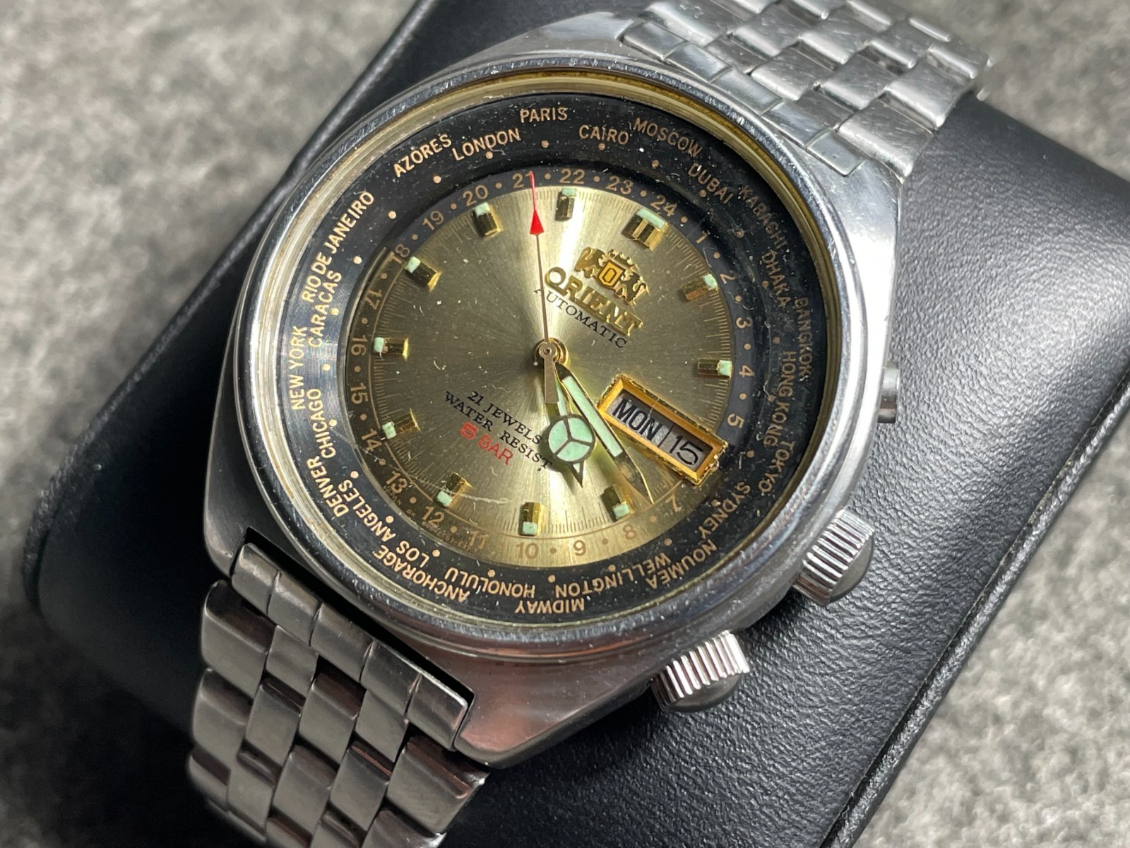 Vintage Orient World Time Cities Mens Watch 80s Japan 21 Jewels Gold Dial 5 Bar