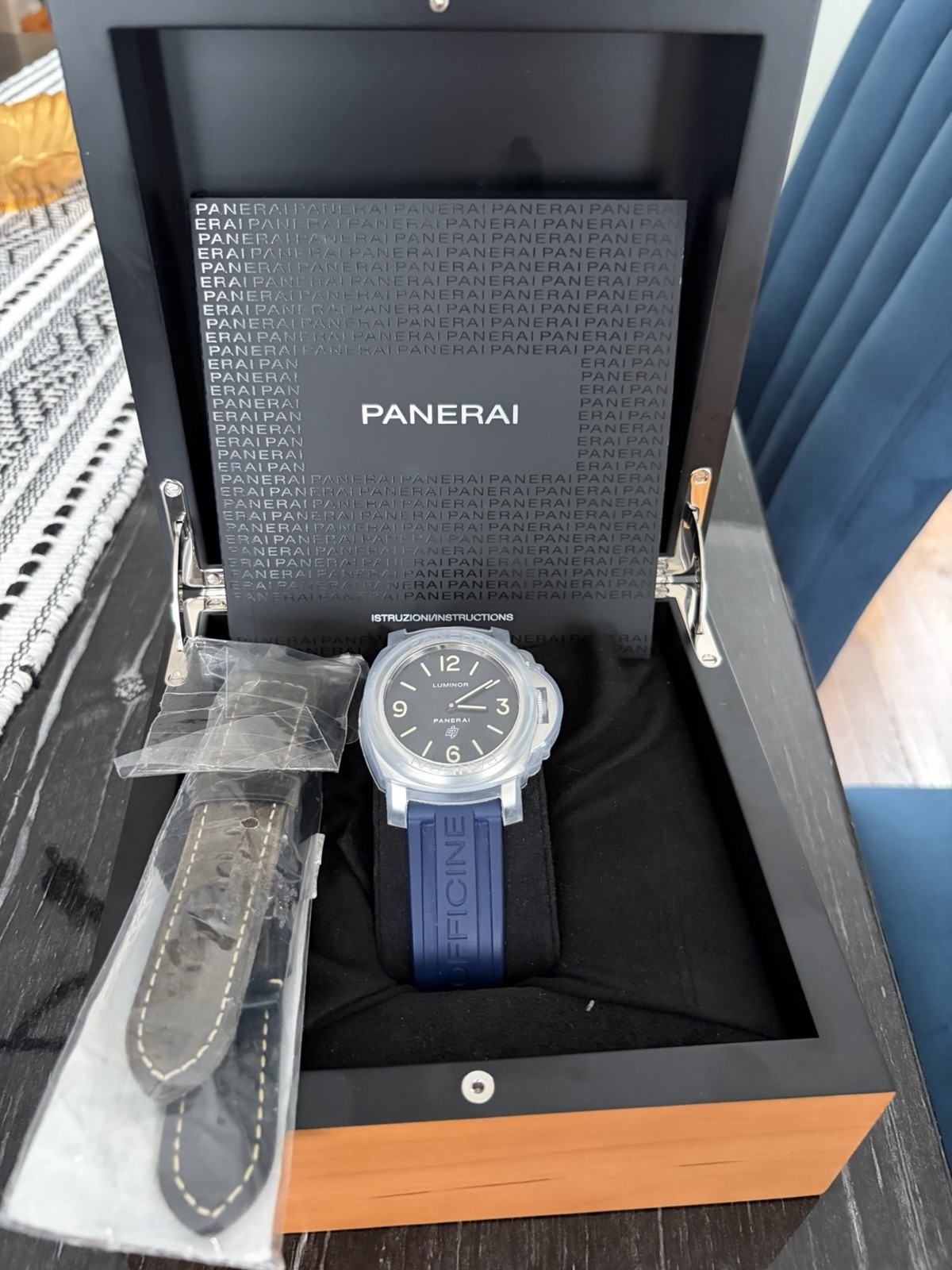 Panerai Luminor Base Logo PAM01000 – 44mm – Box & Booklets – Excellent Condition