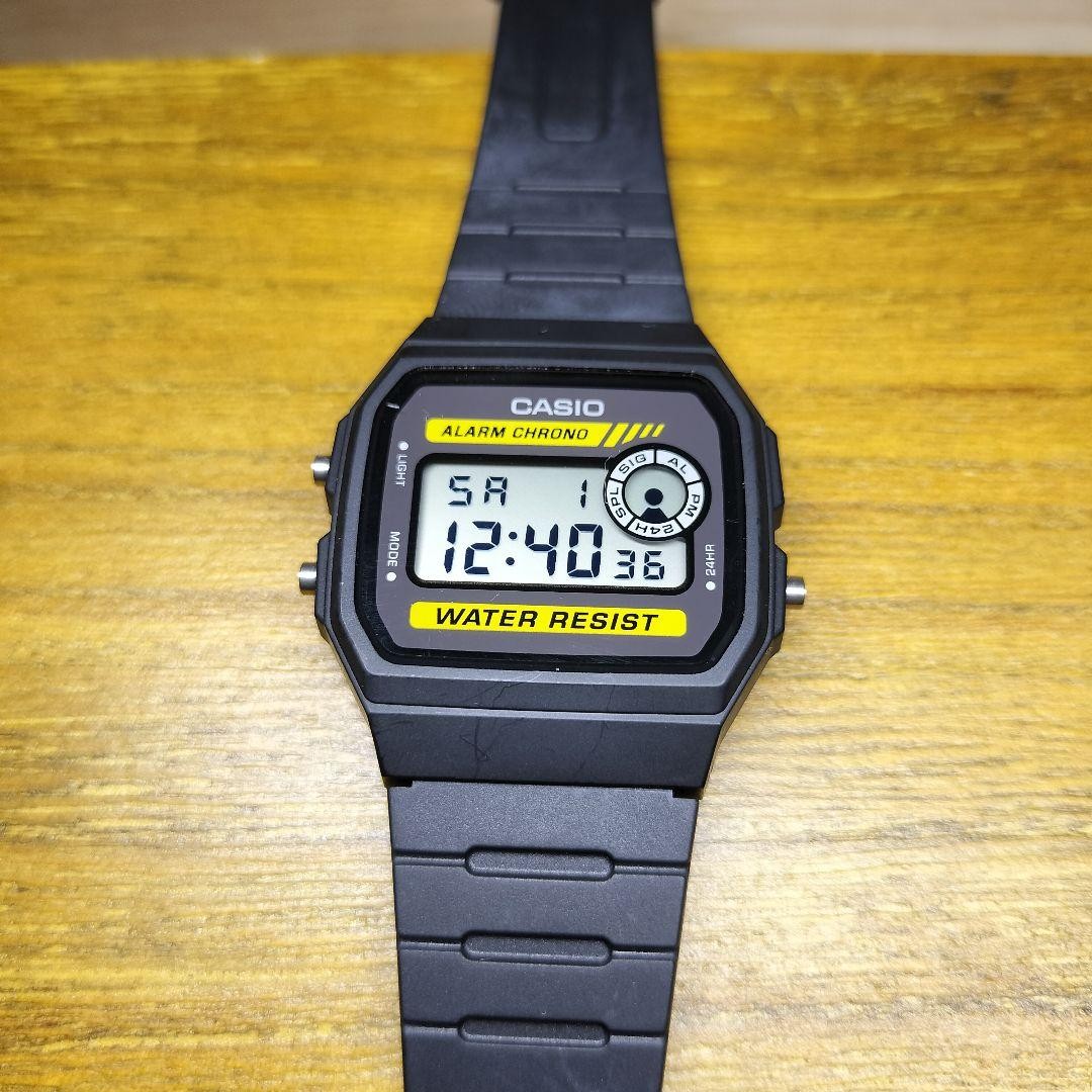 CASIO Digital Watch, Black, Lightweight, Small Size