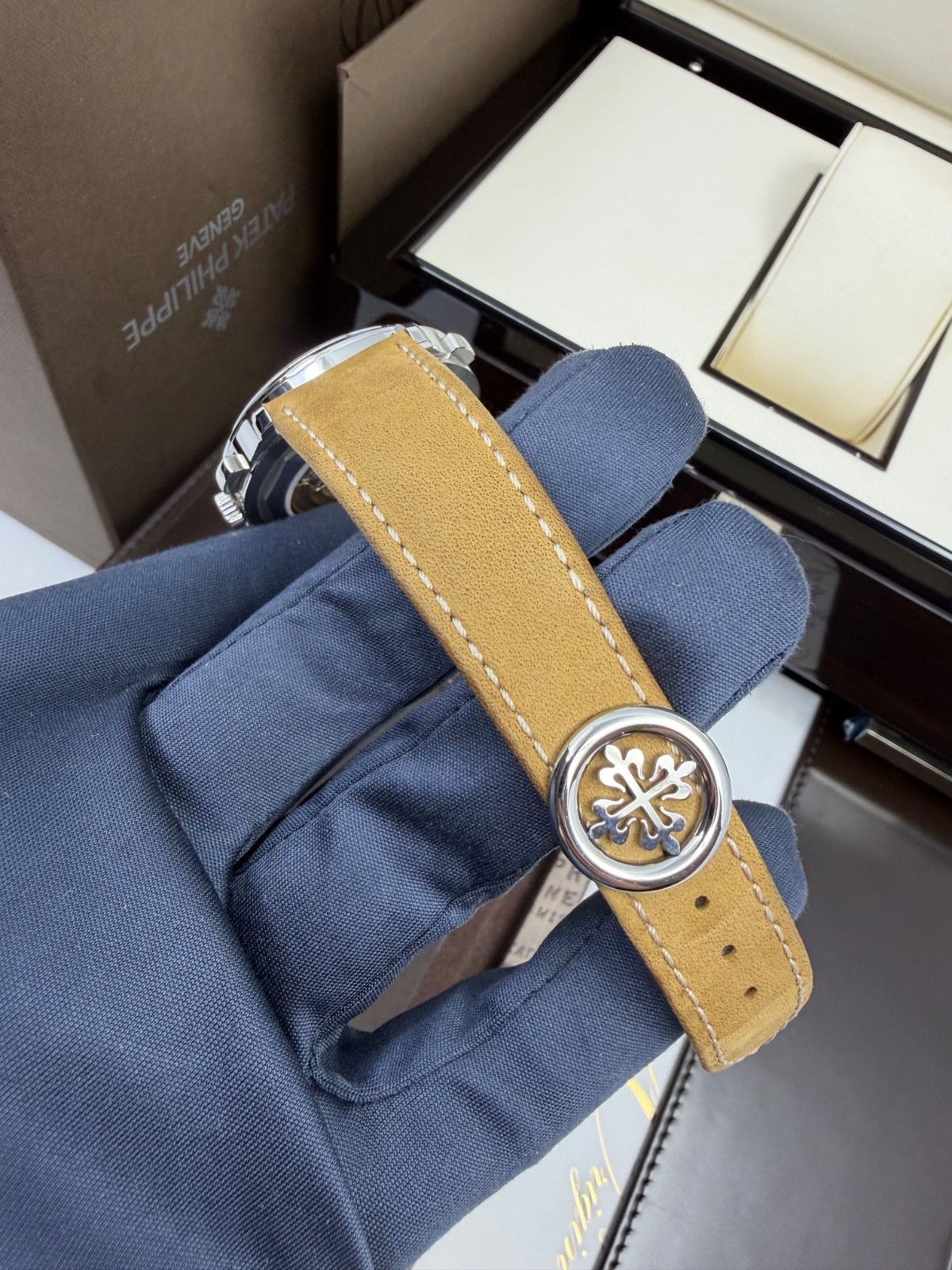 2024 Salmon Dial Patek Philippe Complications World Time Flyback Chronograph