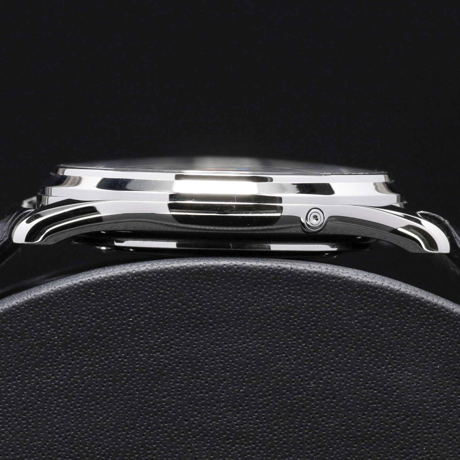 Jaeger-LeCoultre Master Ultra Thin 39mm Black Dial Q1368470
