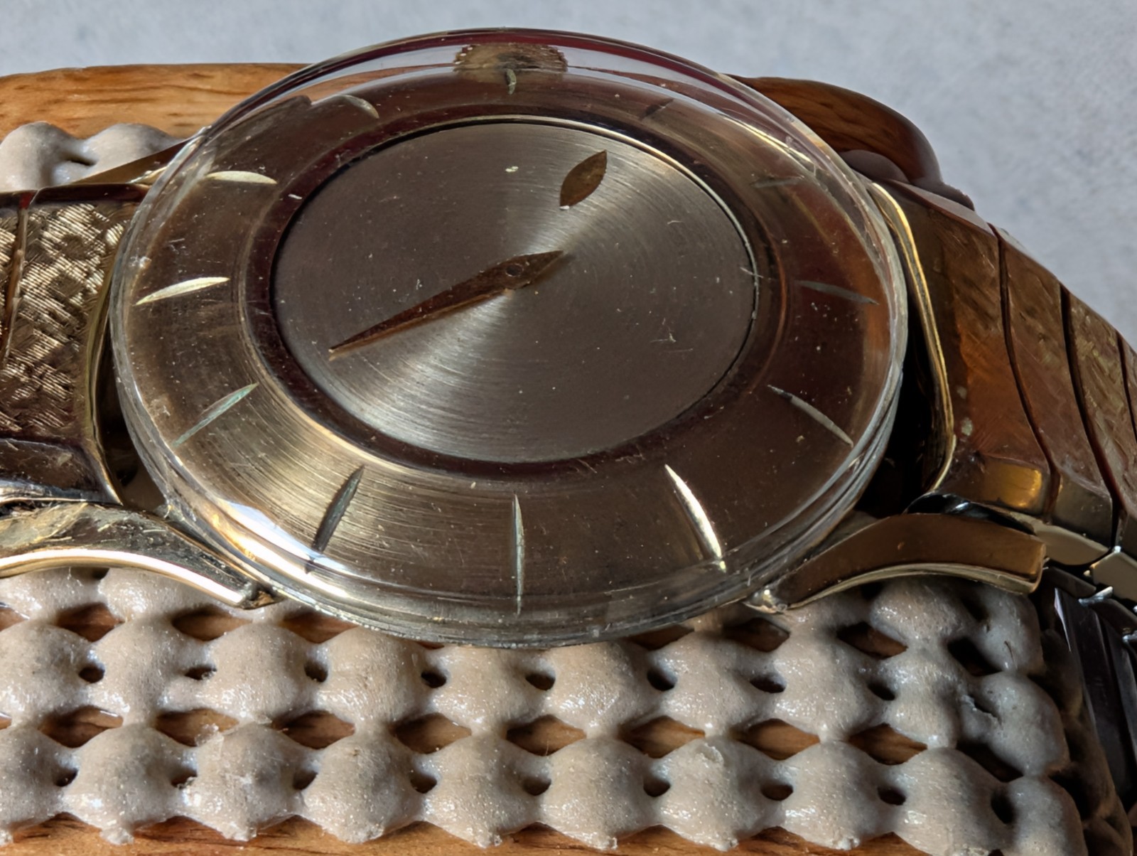 DEFECTIVE c1950 UNIQUE 23J ELGIN FUTURA MYSTERY DIAL WATCHINOUT BOX PAPE G3D