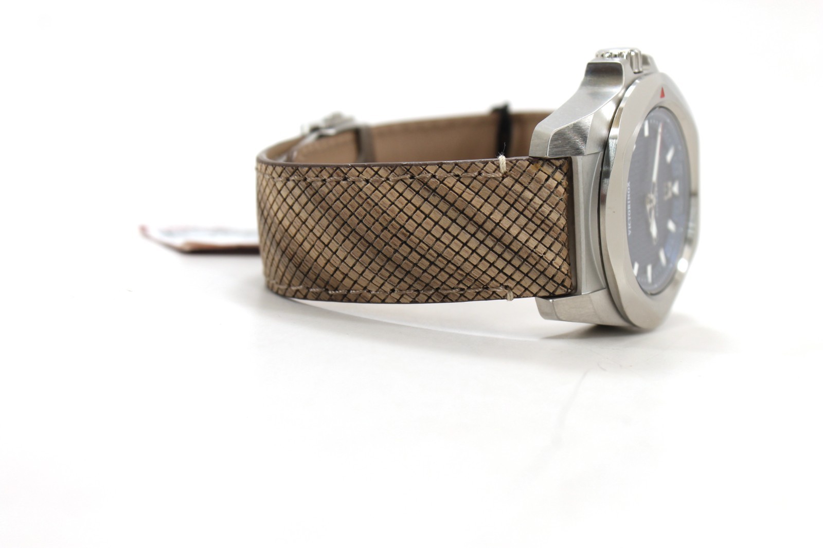 Victorinox Men’s I.N.O.X. Automatic Leather and Rubber Watch – 242018.1 NEW