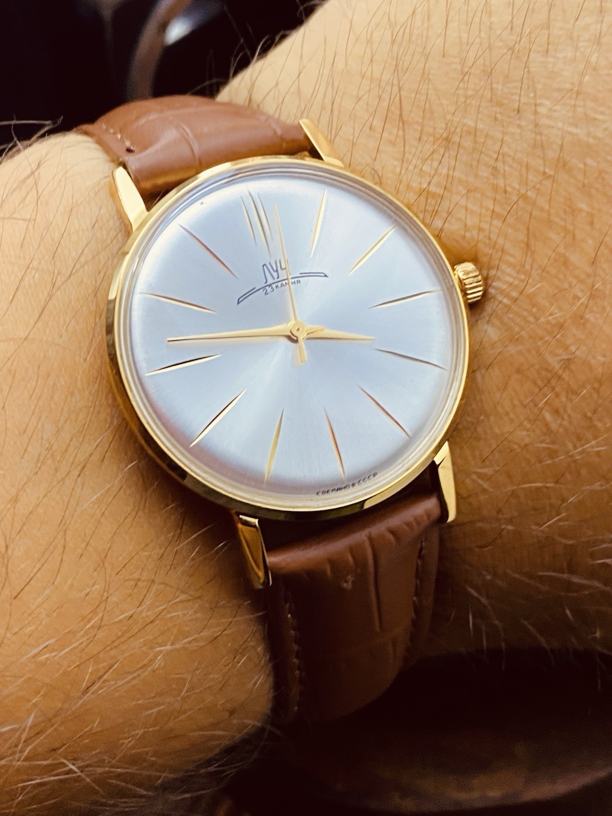 Luch de Luxe Ultra Slim Wrist Watch Soviet Men’s Vintage Mechanical Watch USSR