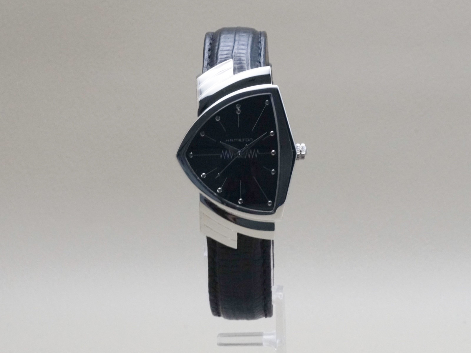 Hamilton Ventura H244112 Quartz Men’s Watch 32mm Black Dial with Box Paper