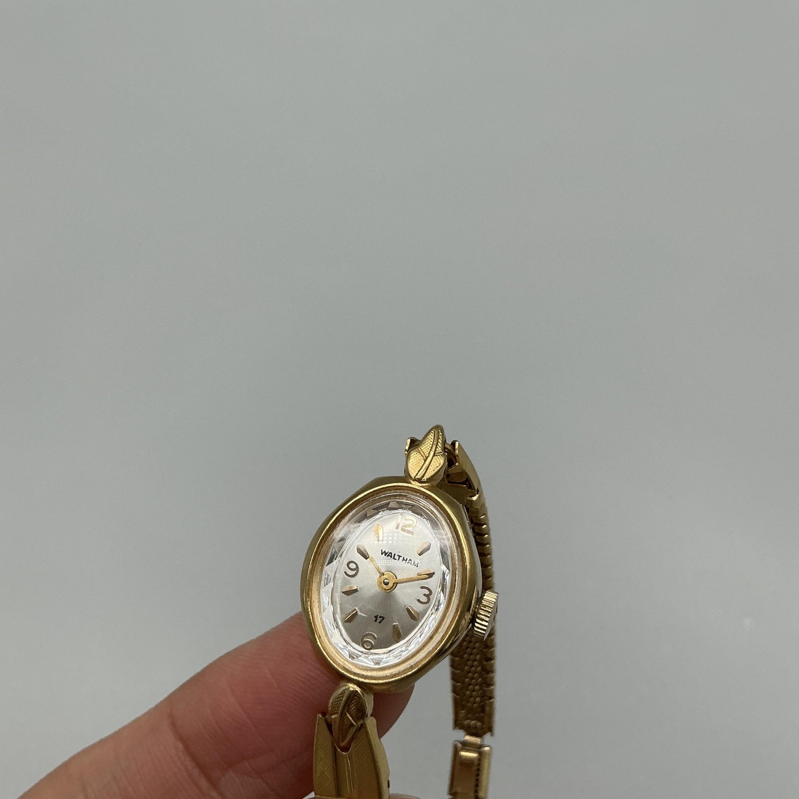 Vintage Waltham Womens Watch 16mm Silver Gold Tone Stretch Band Manual Wind