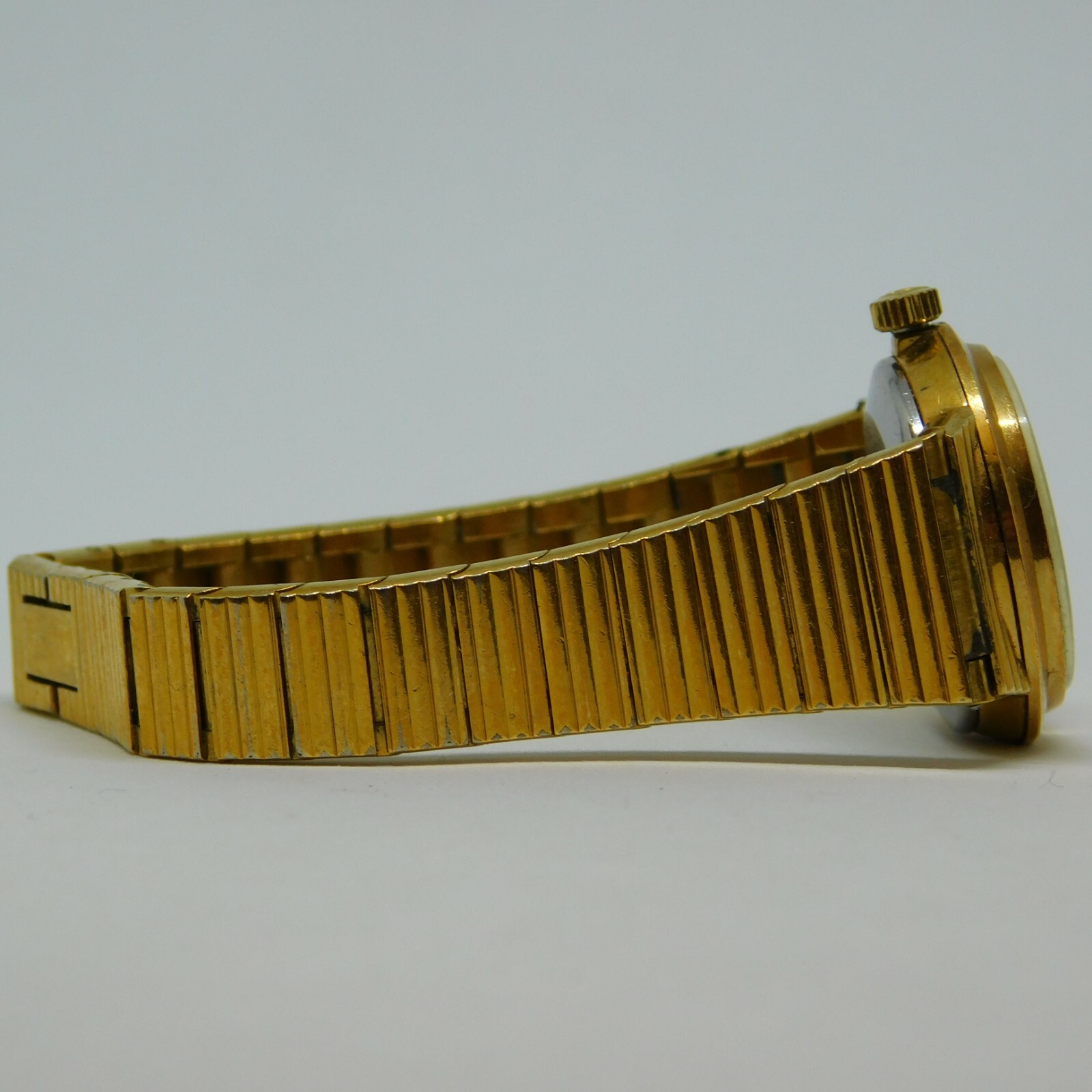 SANDOZ Swiss Made Gold Tone Wind-up Analog Women’s Watch Sz. 5 1/4″