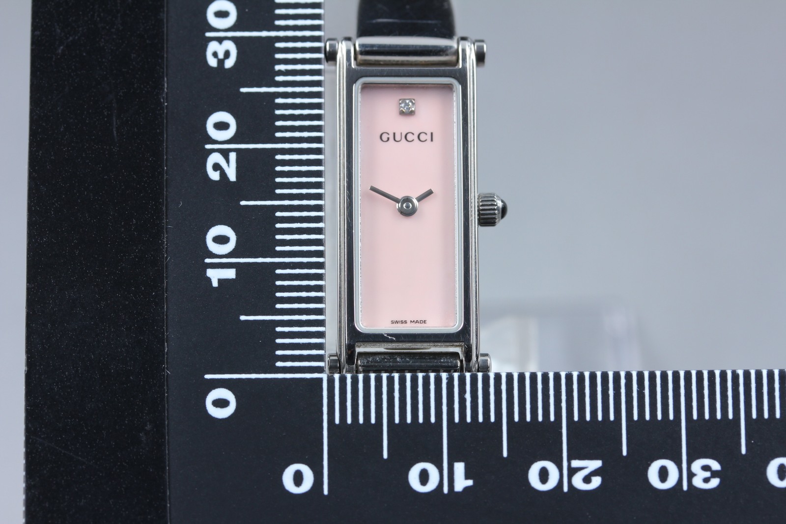 [Near MINT] Vintage GUCCI 1500L 12mm Pink Shell 1P Diamond Quartz Women’s Watch