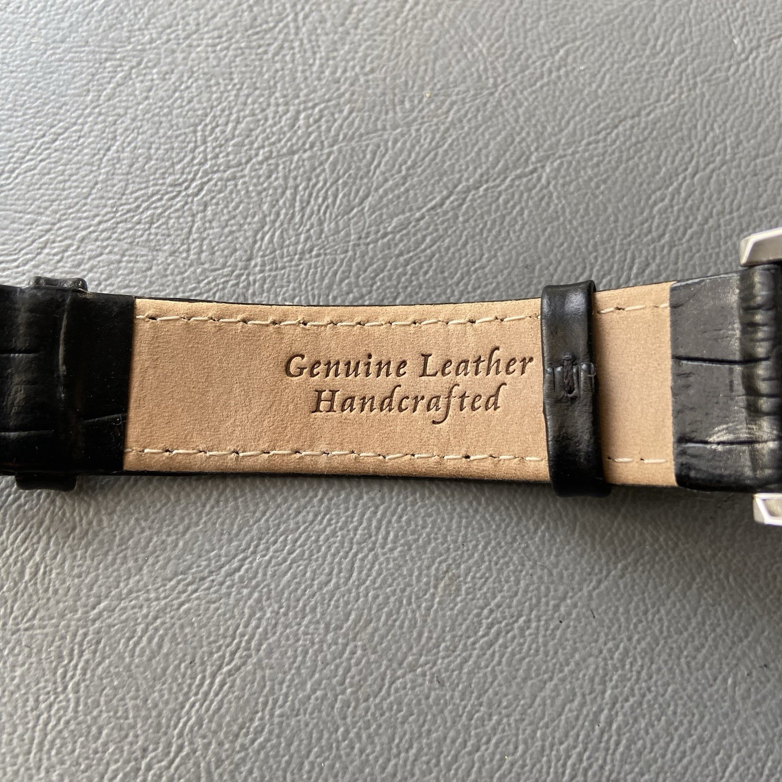 Mens Genuine Roamer Classic Swiss designer watch Sapphire date 709856 Ex-display