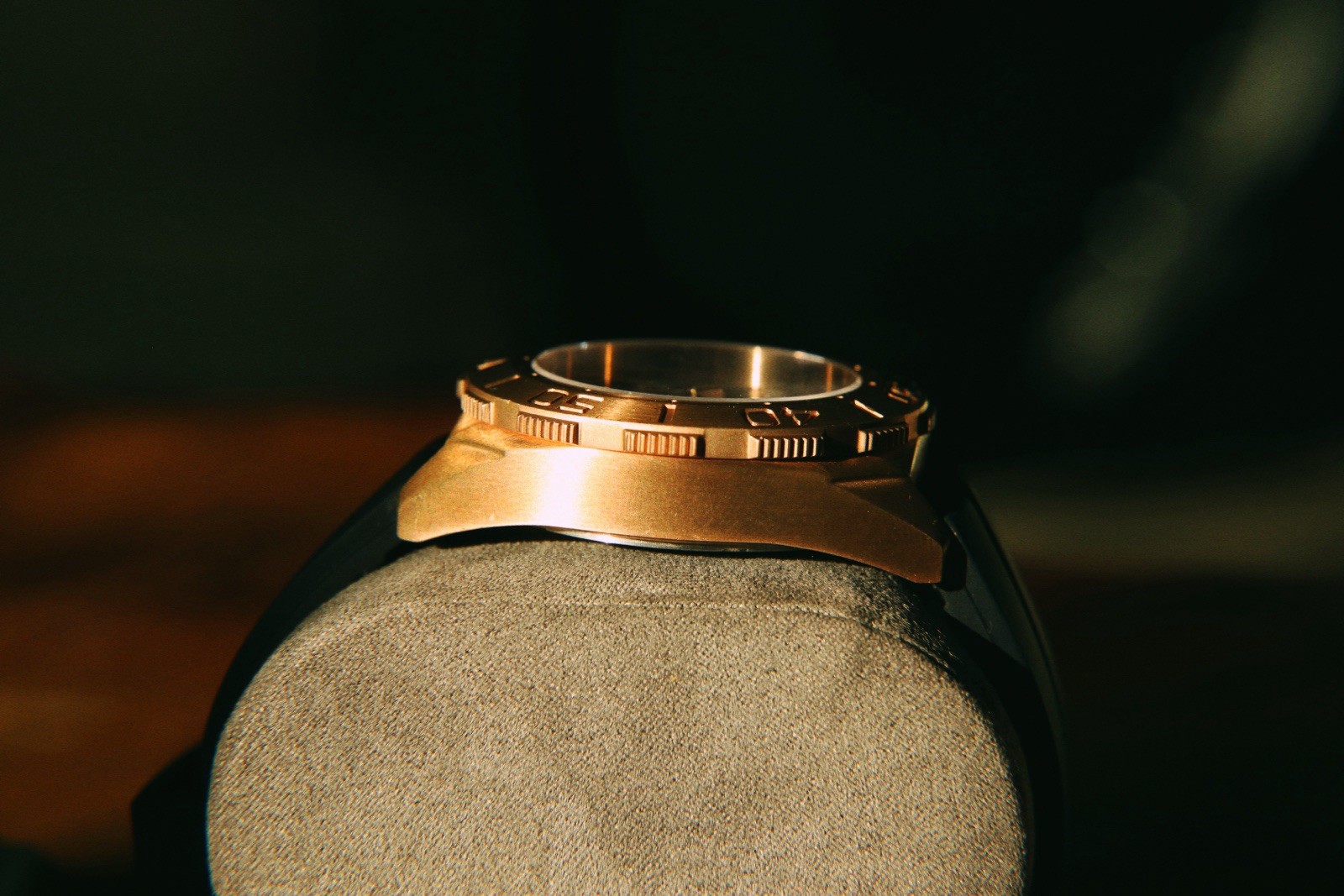 ARAGON Wing-Engineered Automatic Diver 200M Black Dial bronze Case Rubber straps