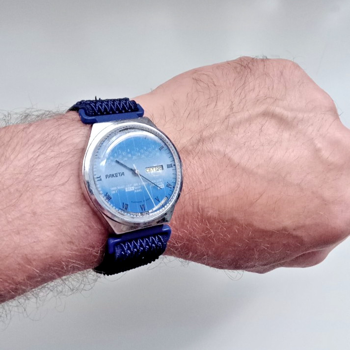 Vintage Soviet men’s mechanical watch “Raketa College”. USSR. 19 jewels. Running