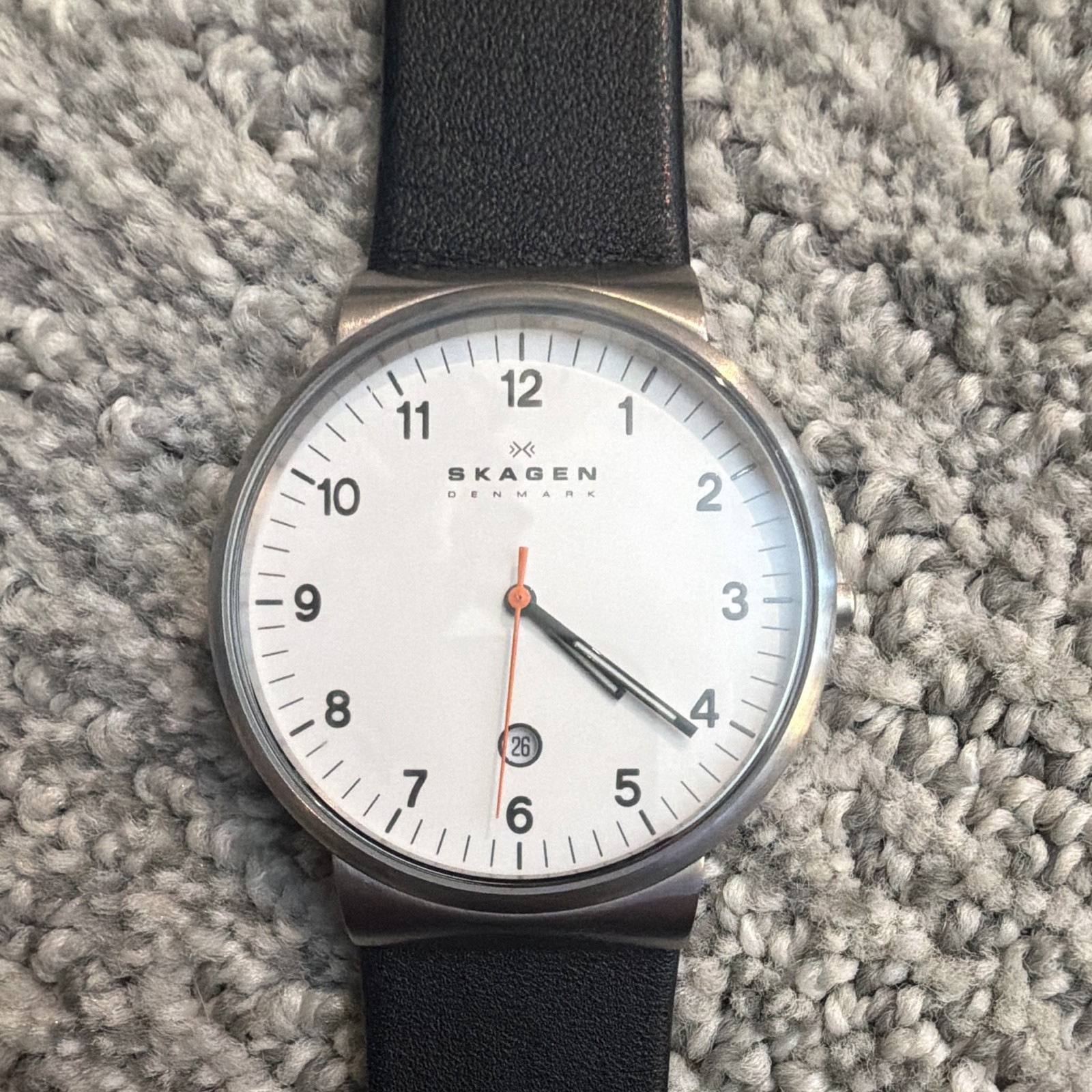 Skagen SKW6024 Quartz Analog 40mm SS White Dial Black Leather Date 3 ATM