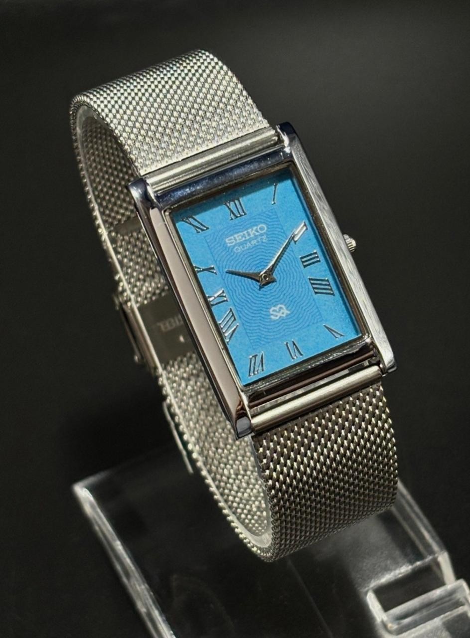 Vintage Seiko Slim Quartz Men’s Wristwatch With Free DDP Shipping