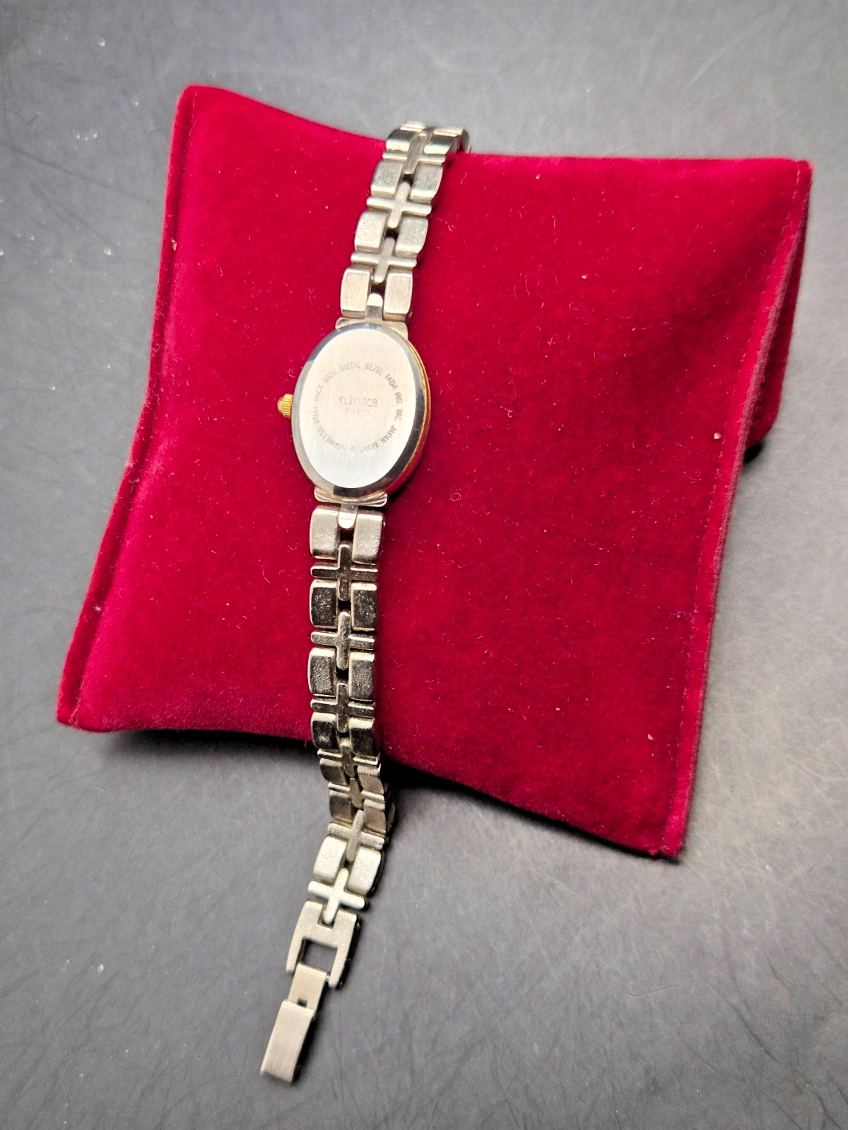 Vintage JOAN RIVERS Ladies Gold Tone Quartz Dress Watch-GVC/Working