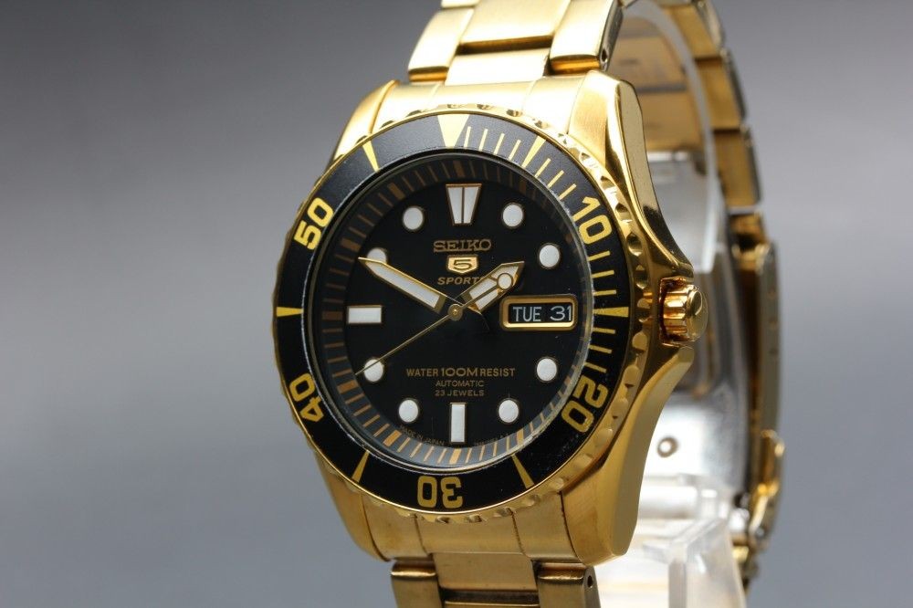 Working item SEIKO 5 Sports SNZF22 7S36 03C0 black gold automatic men s 17274