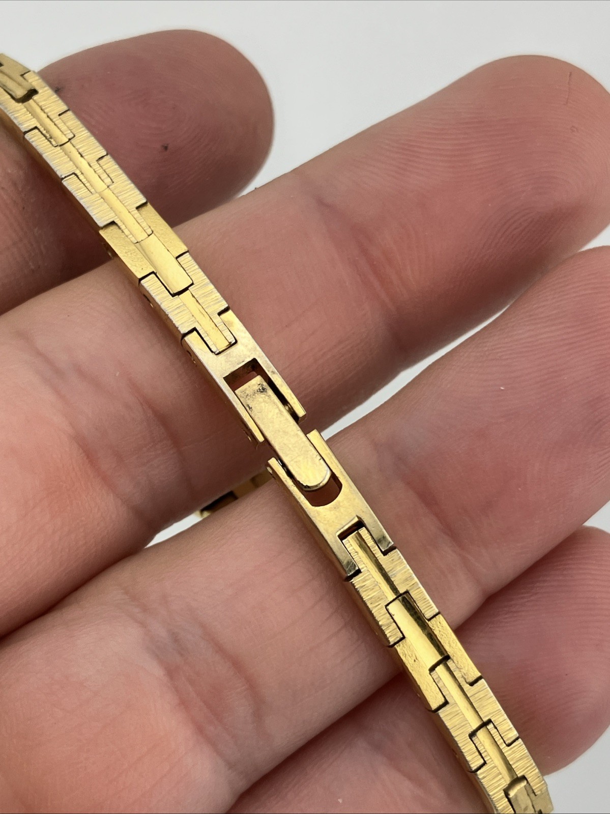Vtg Armitron Ladies 16mm Dainty Watch Gold Tone Heart Dial 6″ 25/5048 -RUNS