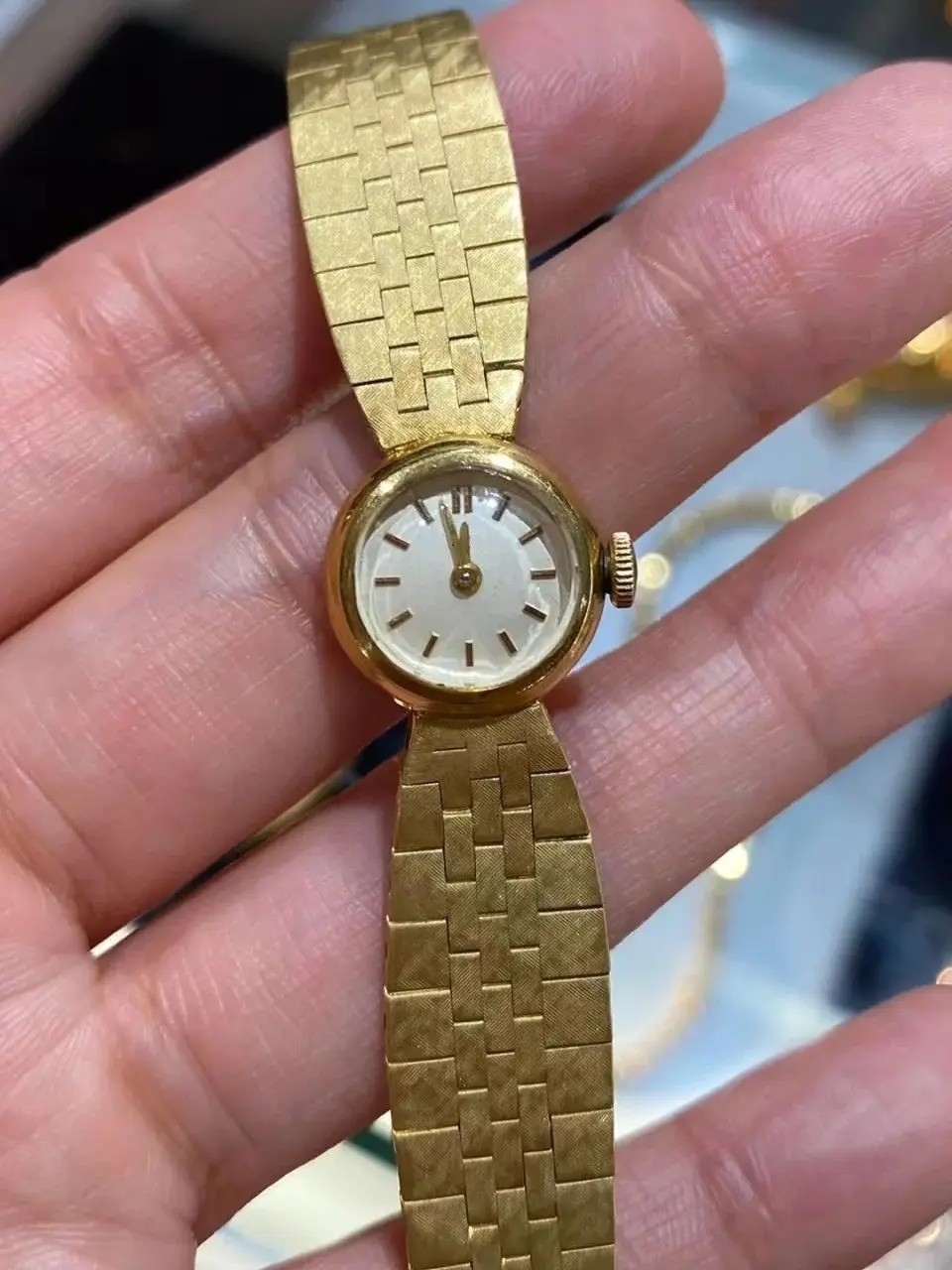 Women’s Luxury Bracelet Quartz Watch Gold Elegant Jewelry Small Wristwatch Gift