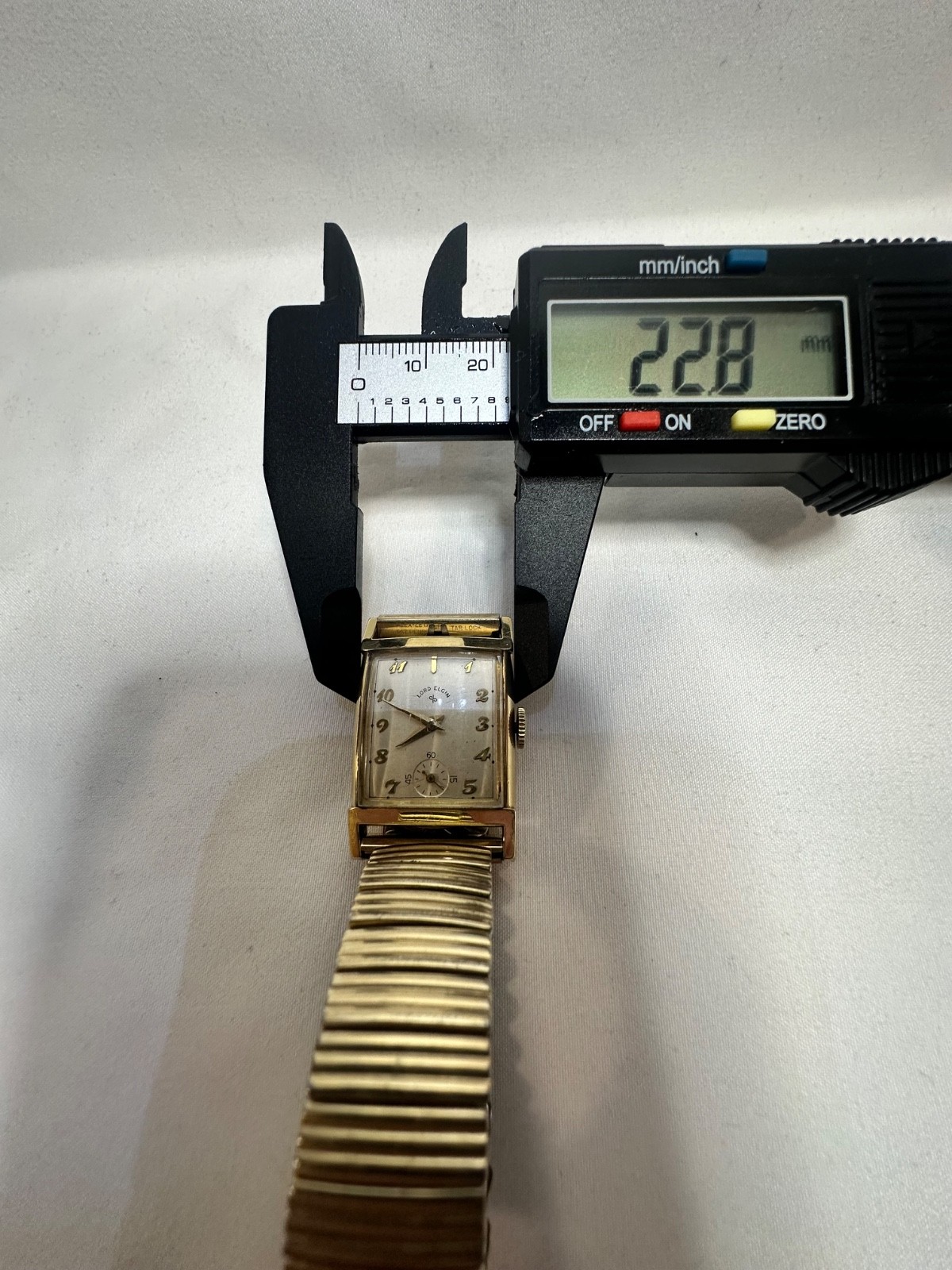 LORD ELGIN Men’s Watch Vintage 1950’s Curved Case 14K Gold Filled — Running