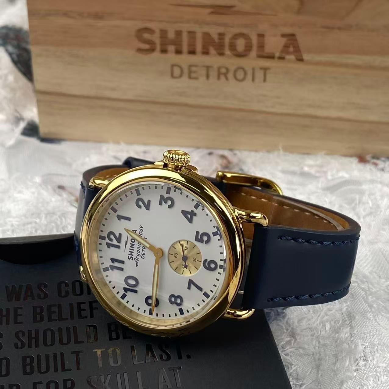 New Shinola The Runwell 41mm White Dial Navy Leather Strap Men’s Quartz Watch