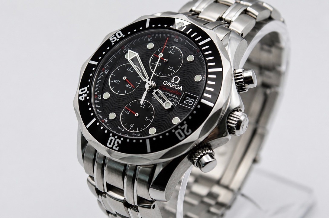 OMEGA Seamaster Diver 300M Chronograph 41.5mm Black Dial 213.30.42.40.01.001 B&P