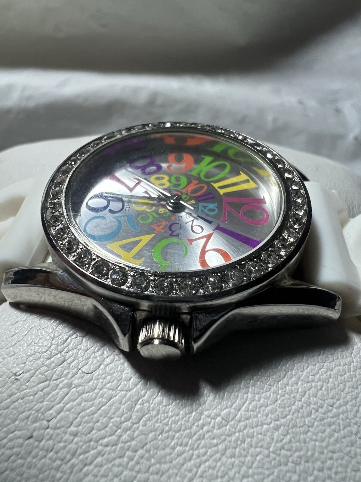 Watch ladies multicolor markers,Quartz, crystal Bezel, 32 mm case, white rubber