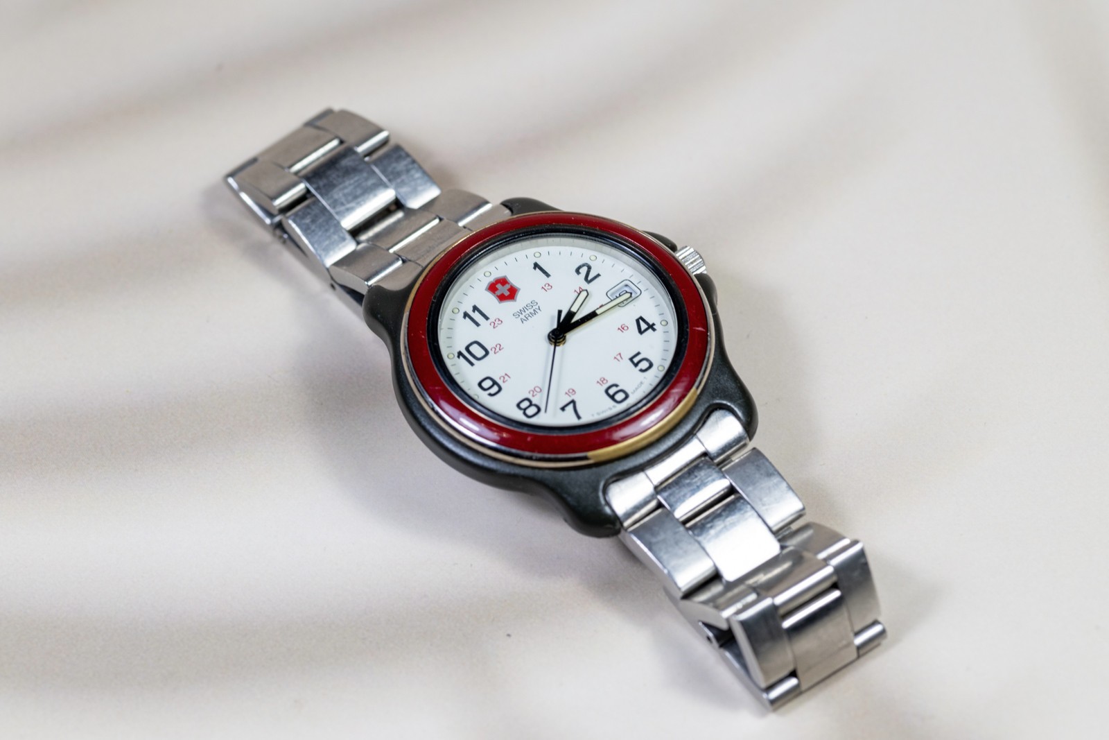 Vintage Victorinox Swiss Army Watch Men 40mm Date New Battery !!! Swiss Bracelet