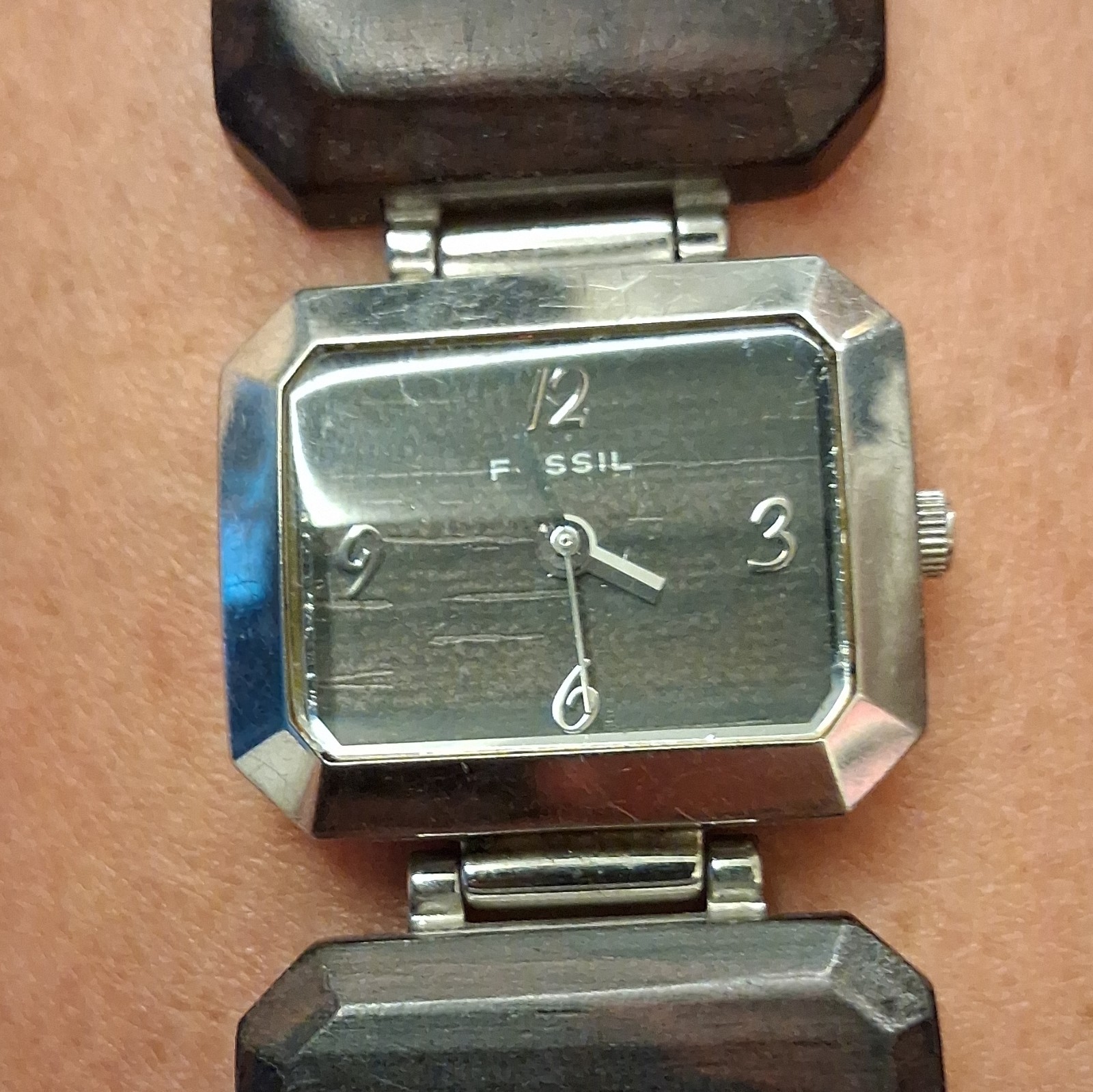 Fossil Women’s Quartz Analog Rectangle Watch Silver Steel Bracelet Gray Dial 50m