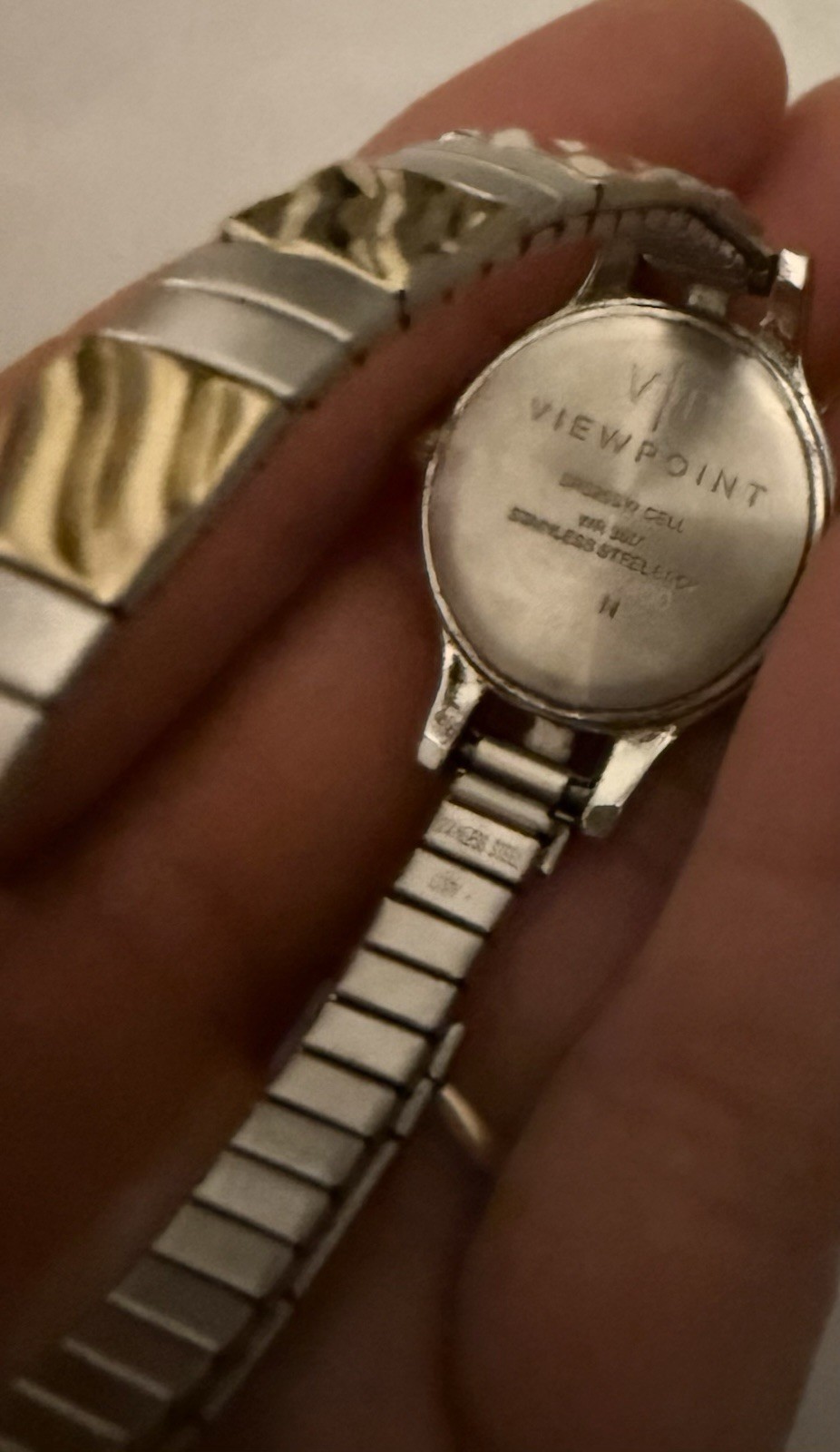 View Point Watch Women 25mm Silver Gold Two Tone Stretch Band- New Battery
