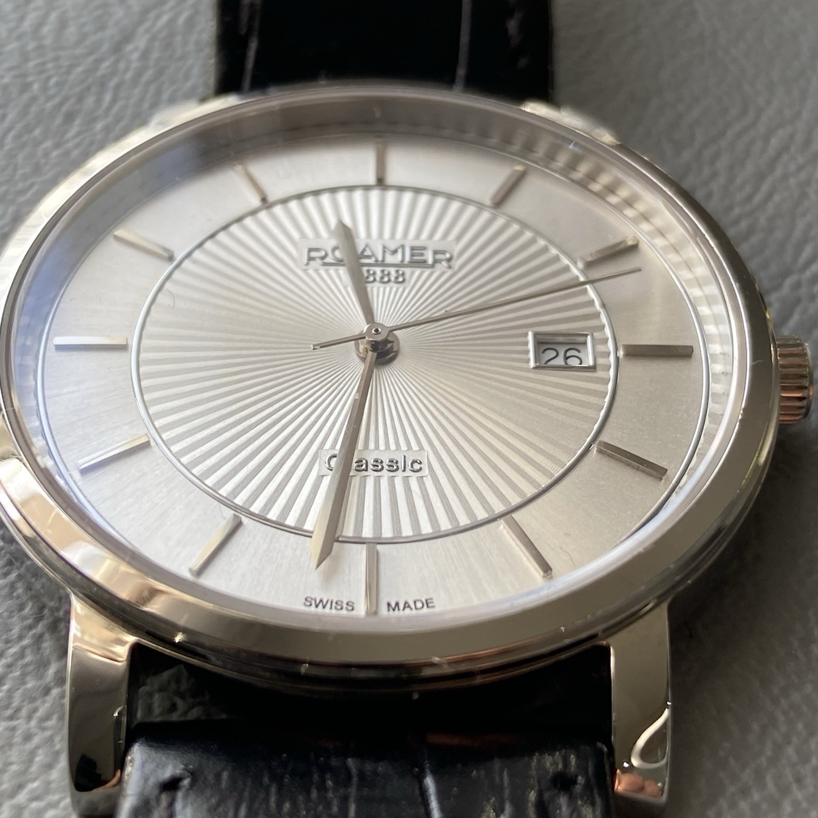 Mens Genuine Roamer Classic Swiss designer watch Sapphire date 709856 Ex-display