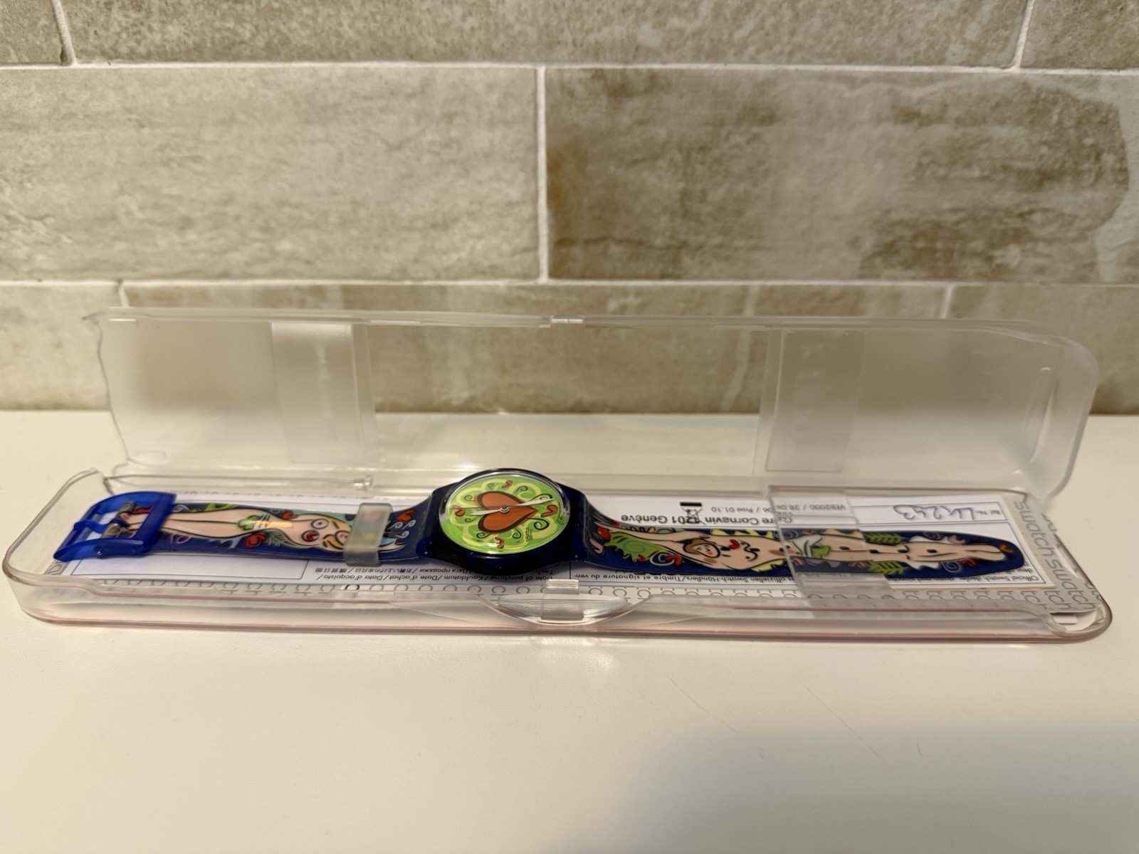 1997 SWATCH GENT GN176 VALENTINE’S SPECIAL LOVE BITE