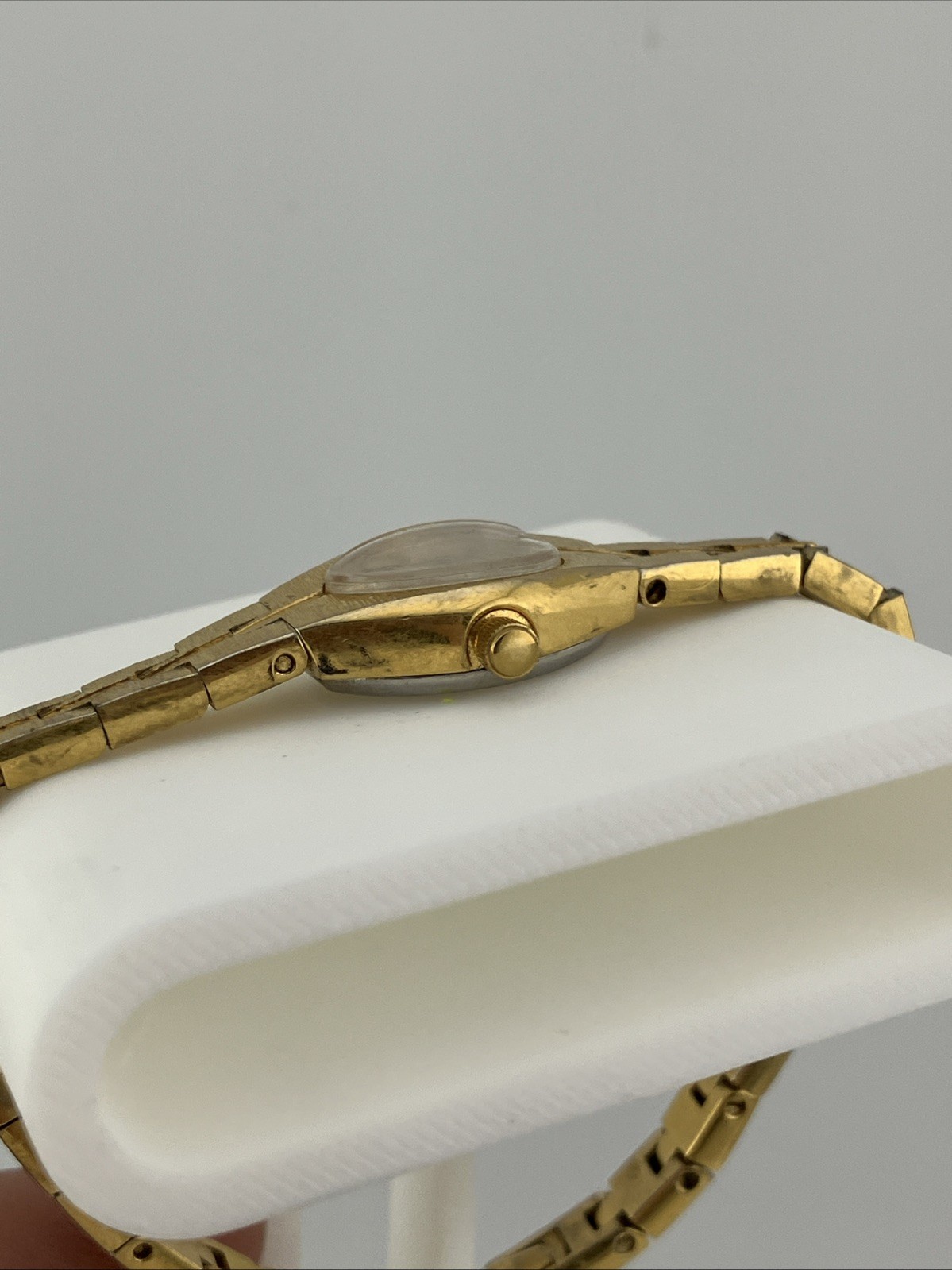 Vtg Armitron Ladies 16mm Dainty Watch Gold Tone Heart Dial 6″ 25/5048 -RUNS