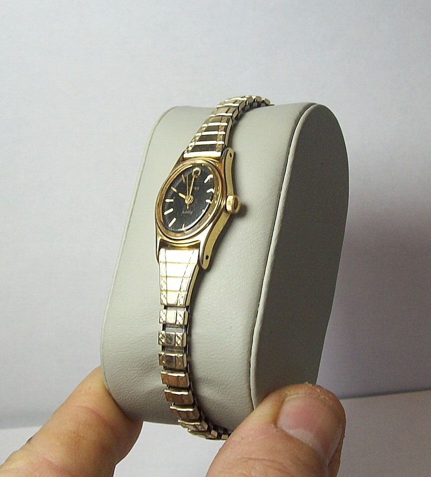 Timex Q Ladies Watch Earlier Minty Luxury ’70’s Quartz Gold-Filled fit 5.9″-6.4″