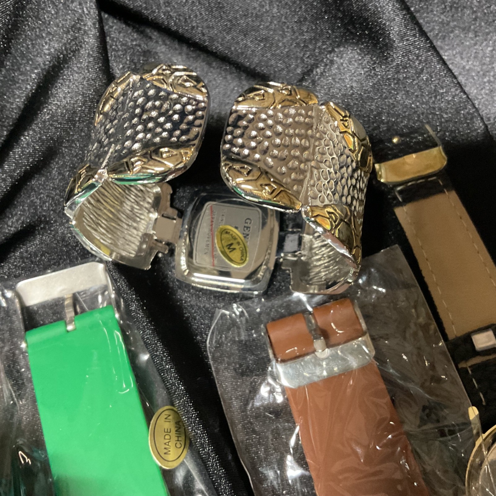 Womens GENEVA Narmi Watches Mixed LOT Of 10 Rubber Leather Band Need Batteries