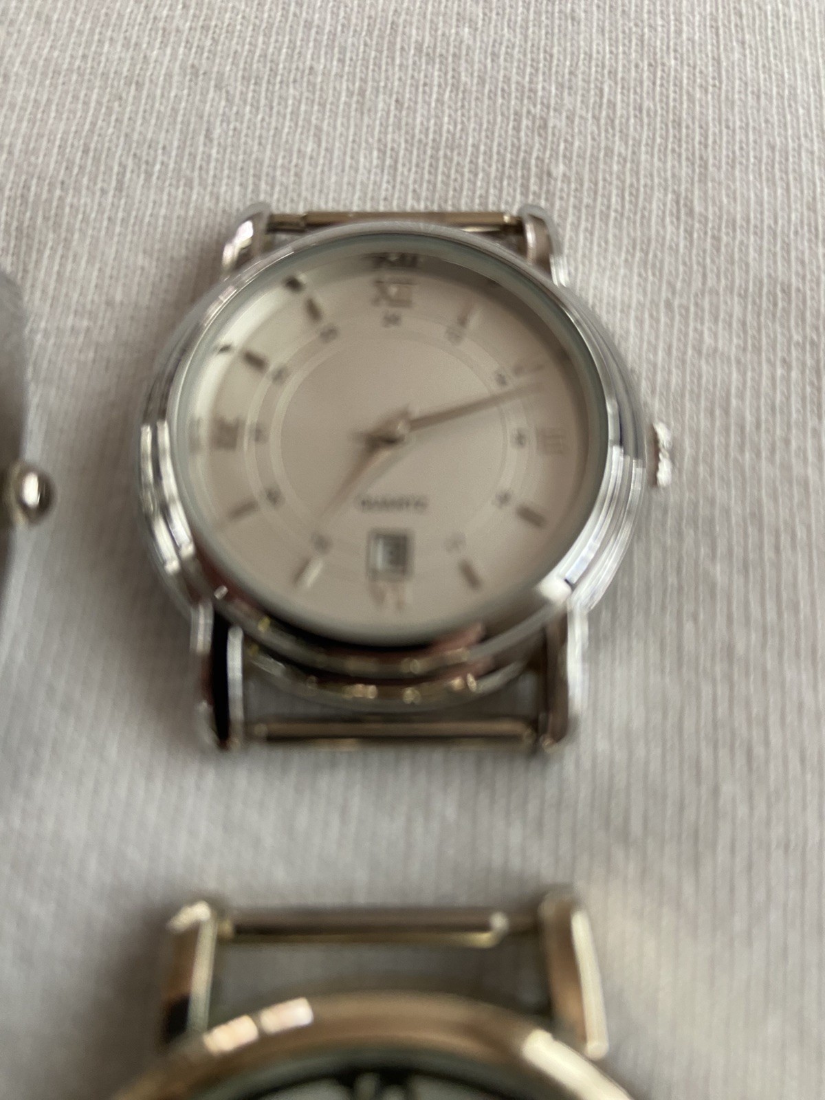 (4) Working Quartz Watches with New Batteries, no bands #100 Embassy and Geneva