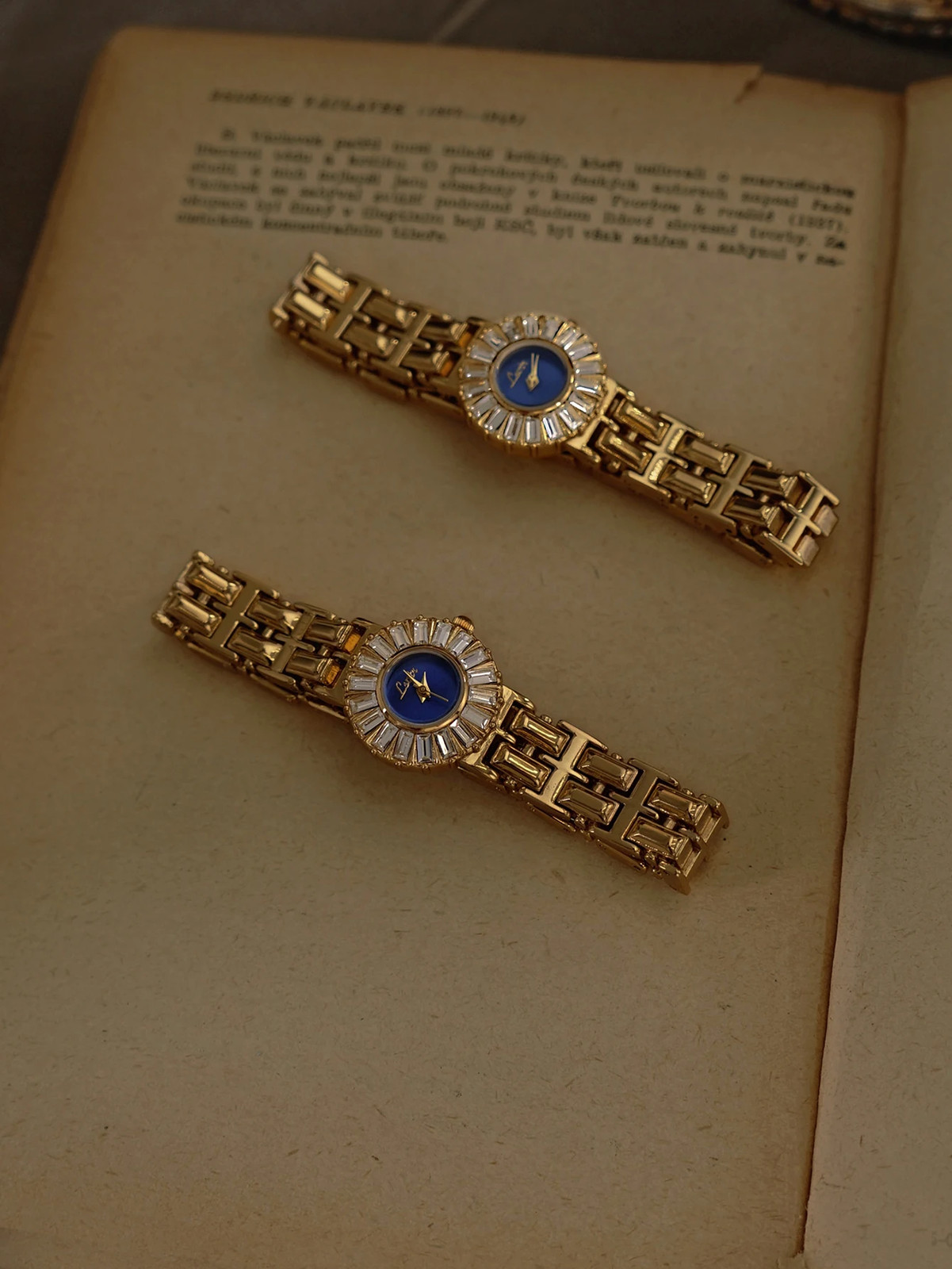 Elegant Gold & Blue Faux Rhinestone Zirconia Vintage Women’s Watch 23mm (0.9in)