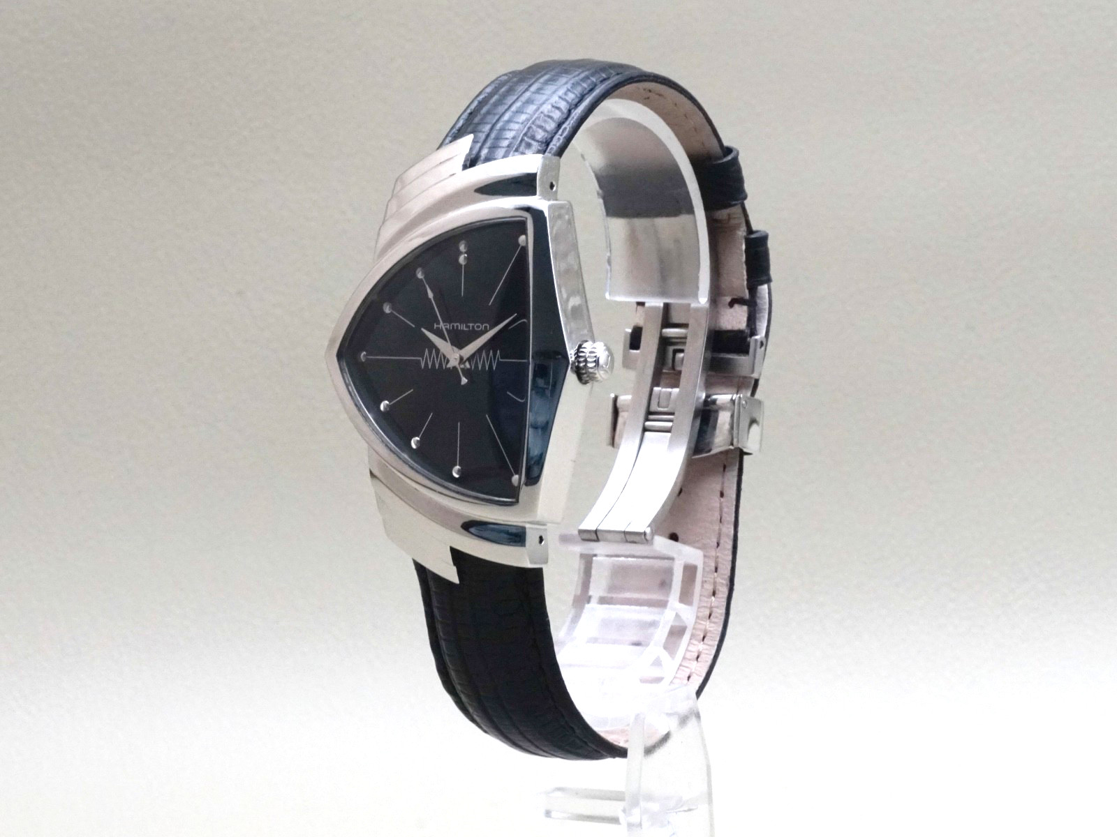 Hamilton Ventura H244112 Quartz Men’s Watch 32mm Black Dial with Box Paper