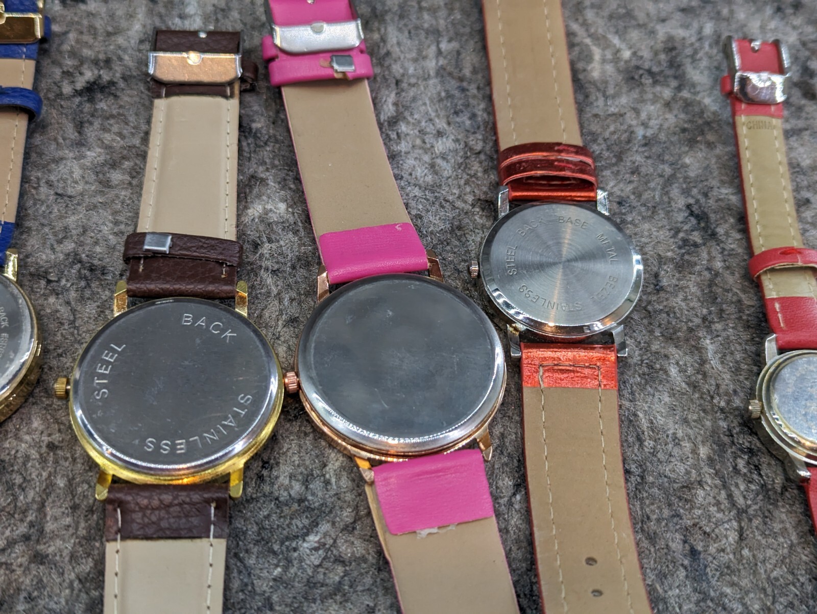 🔥Lot of 13 🔥Ladies Watches – Rubber, Leather Banded – Dead Batteries