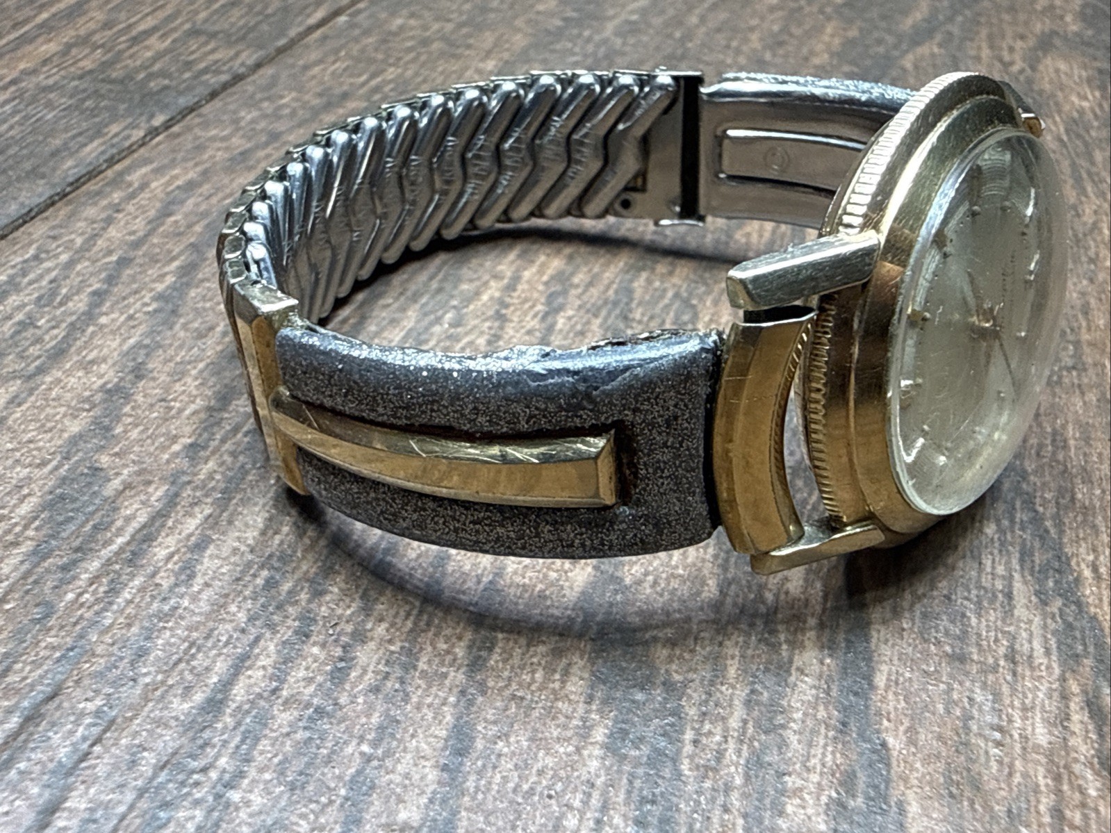 Vintage Wittnauer Automatic Mens Watch 10K Gold Filled Bezel Stainless